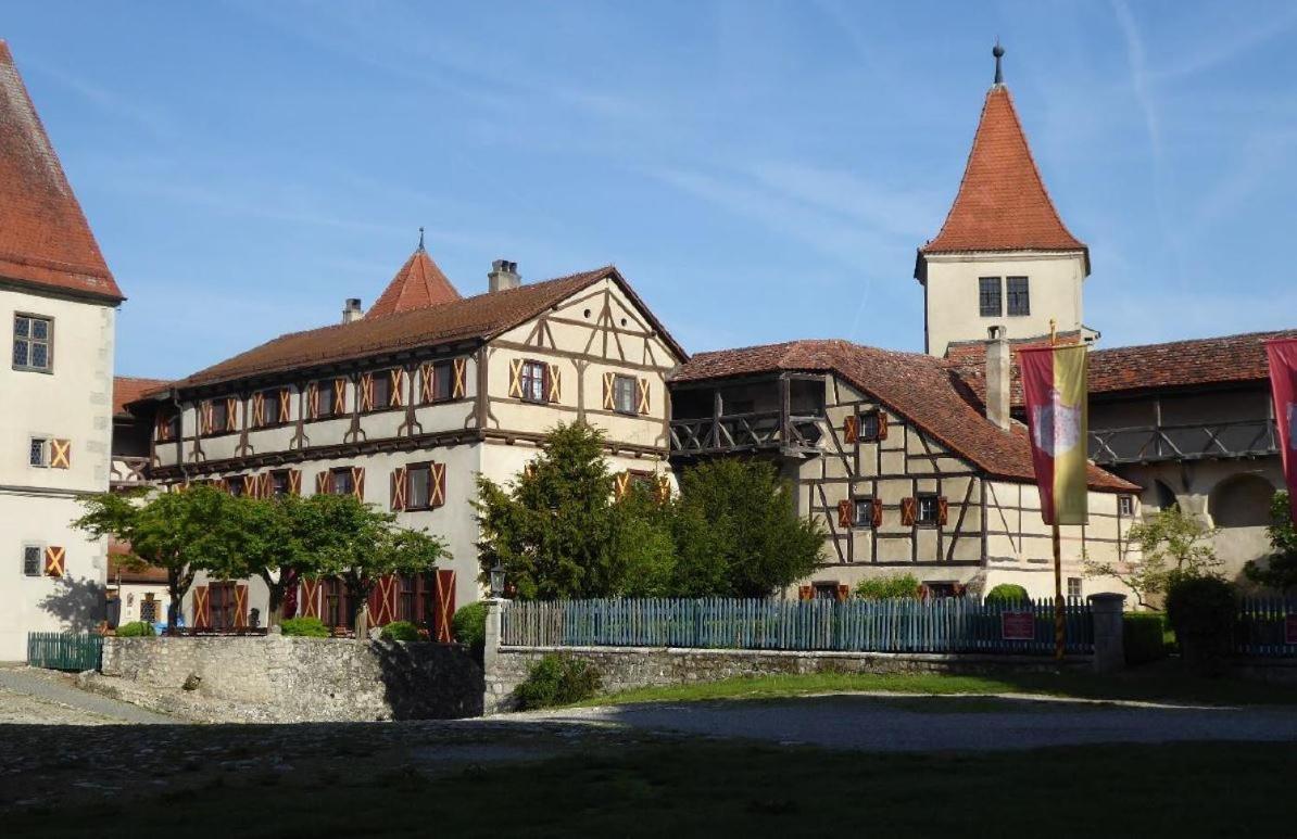 Schlosshotel Harburg Stadelhof Exterior photo